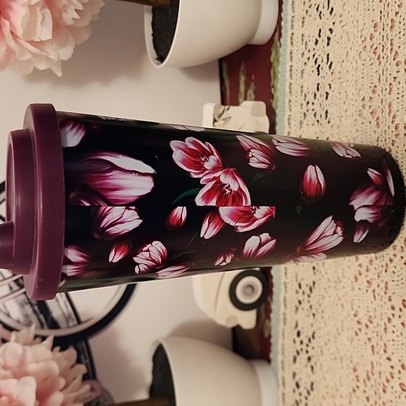 Dutch Bro Tumbler - Picture 3 of 5